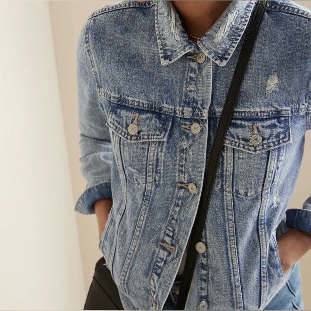 Structured Distressed Light Denim Jacket Size Small